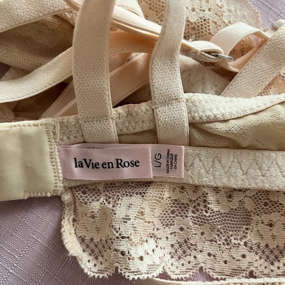 La Vie En Rose lace Bralette. Peachy pink colour. Size Large - Picture 4 of 9